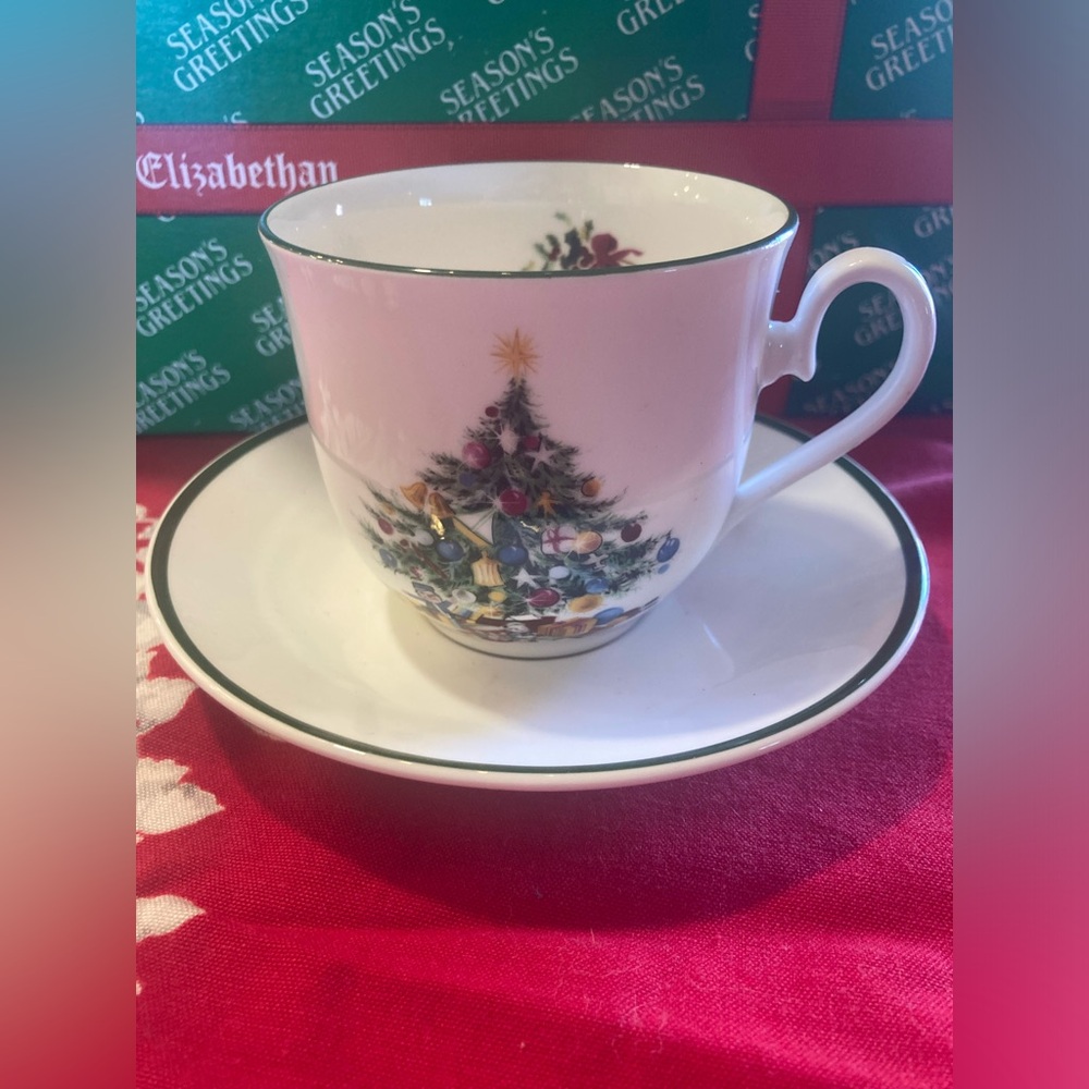 New Cerno Elizabethan SEASONS GREETINGS cup and saucer Bone China Staffordshire